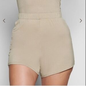 NWT SKIMS SLEEP SHORTS IN TAUPE SIZE XS